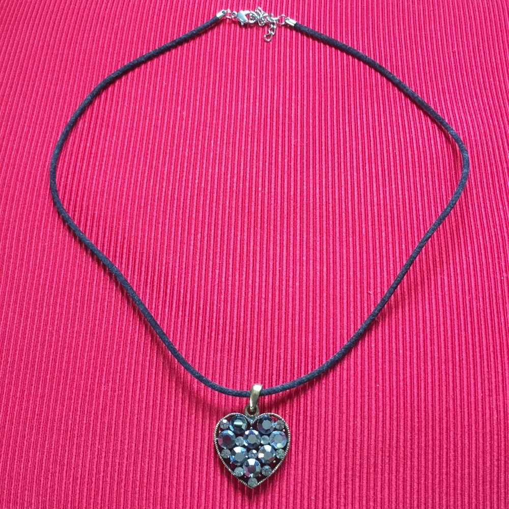 Black rope necklace with rhinestone-heart 18”